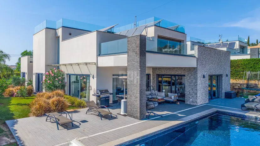 Exceptional Contemporary Villa with Private Pool & Landscaped Gardens