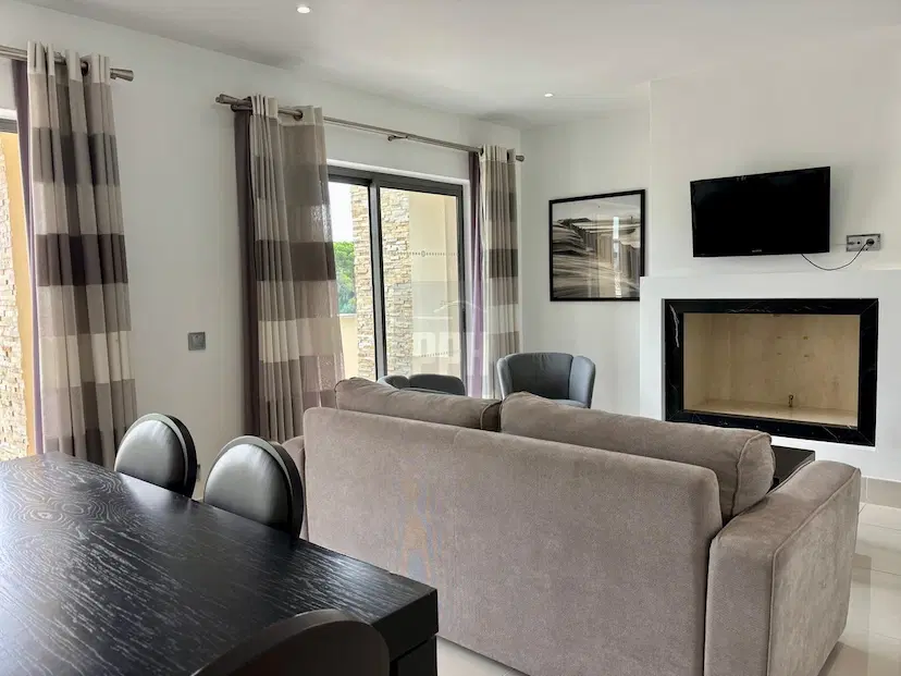 Elegant 2 Bedroom Apartment with Terrace in Pine Hills, Vilamoura